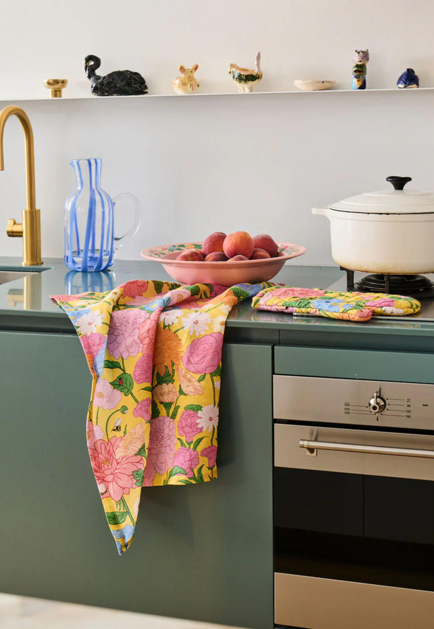 kip&co - follow the sun yellow oven mitt