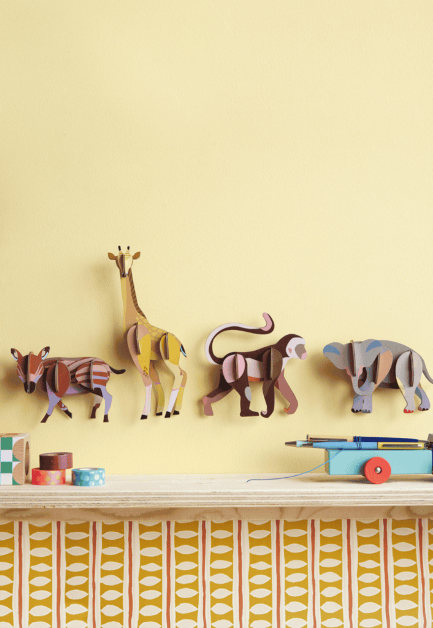 studio roof - wall art - giraffe