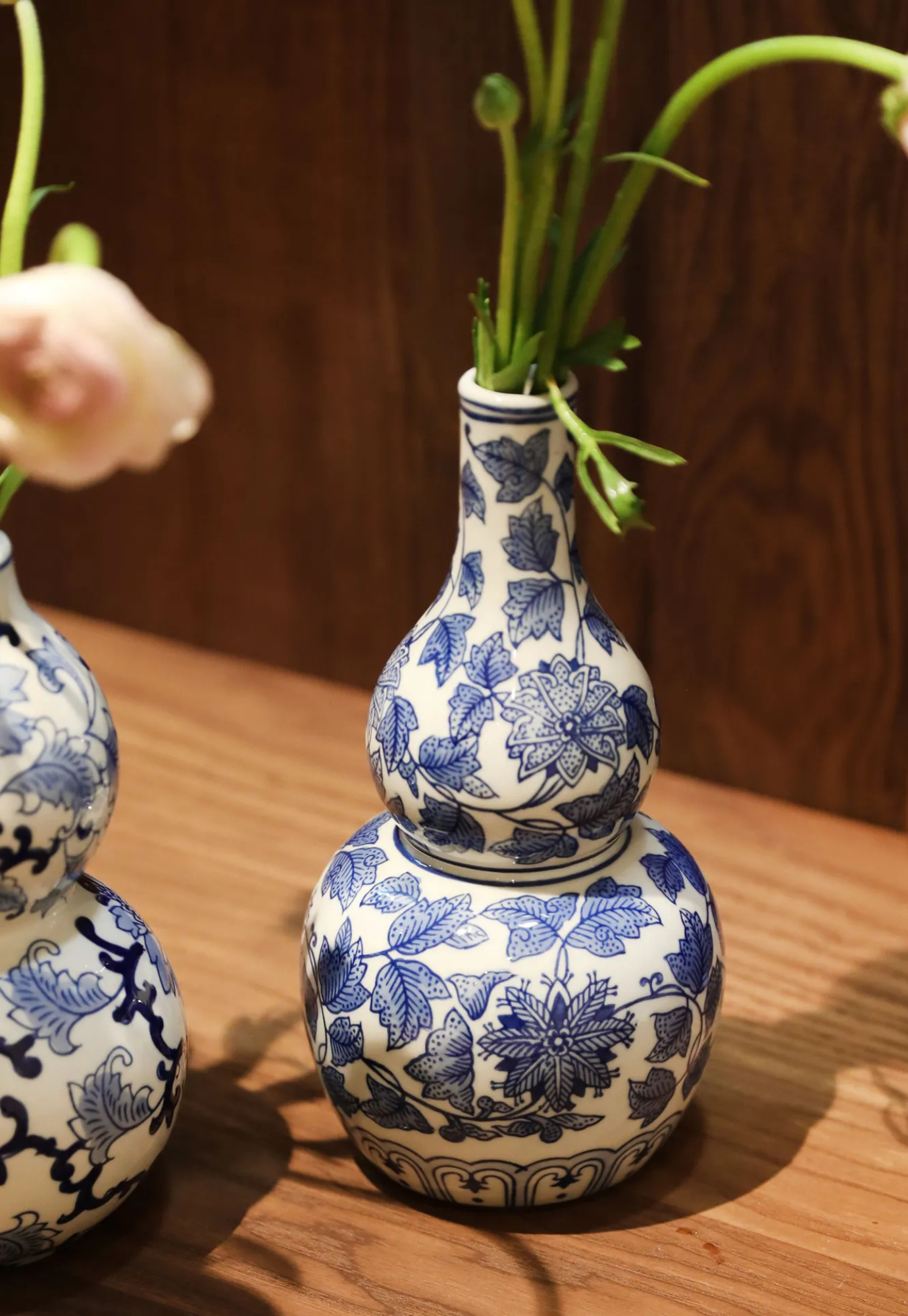 rijks museum - klevering vase flowers lotus