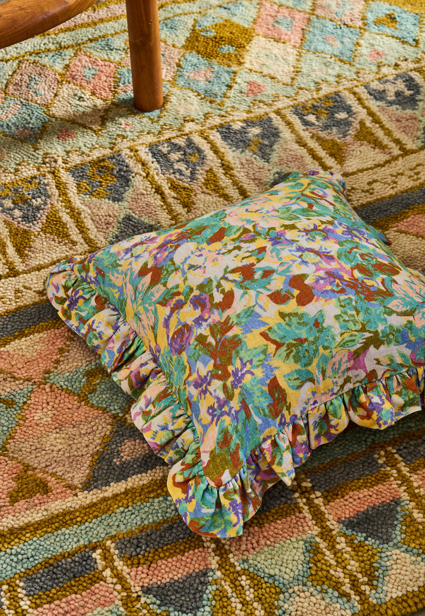 kip&co - forever mine frill upholstery cushion