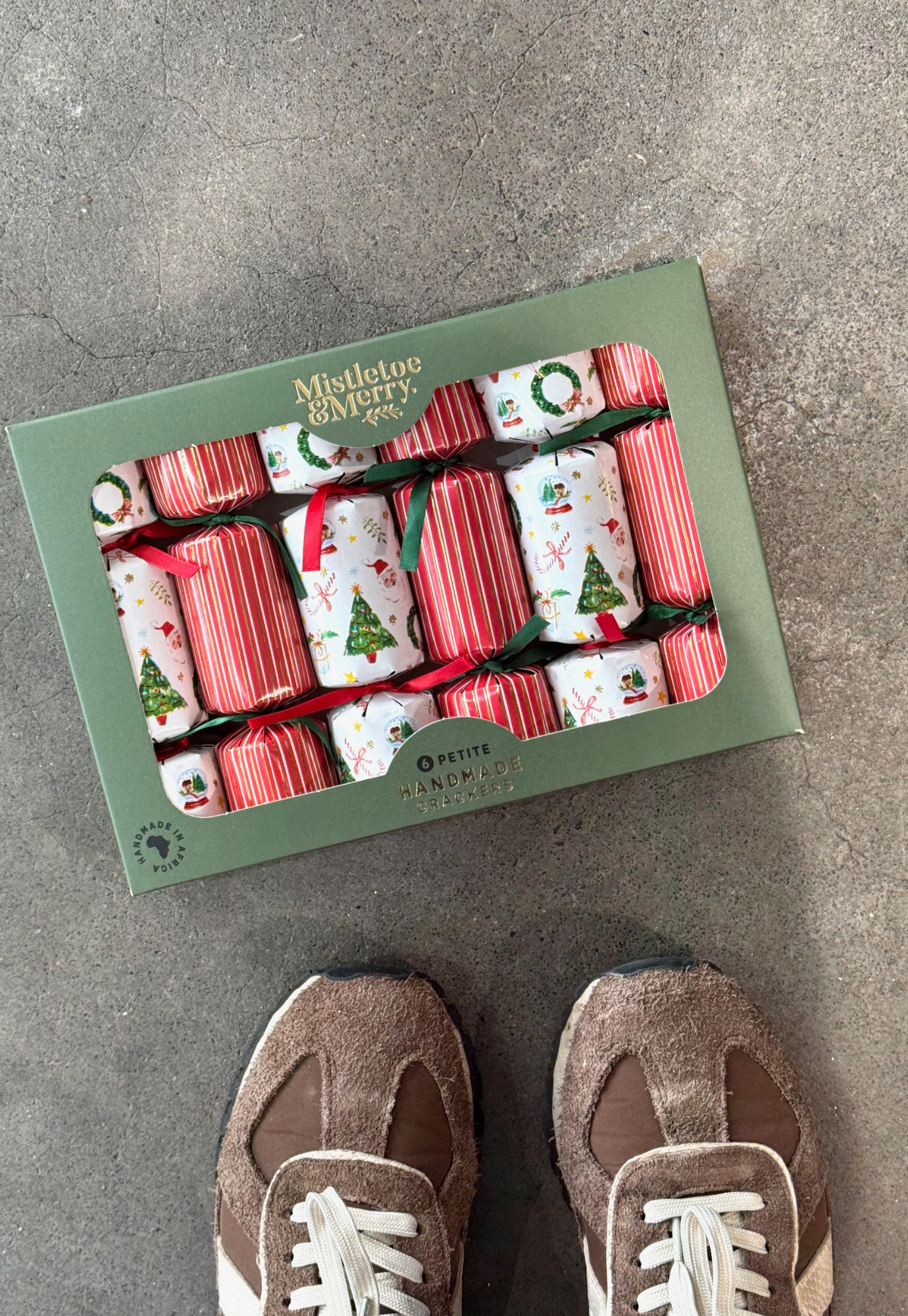 mistletoe & merry - petite watercolour icons crackers