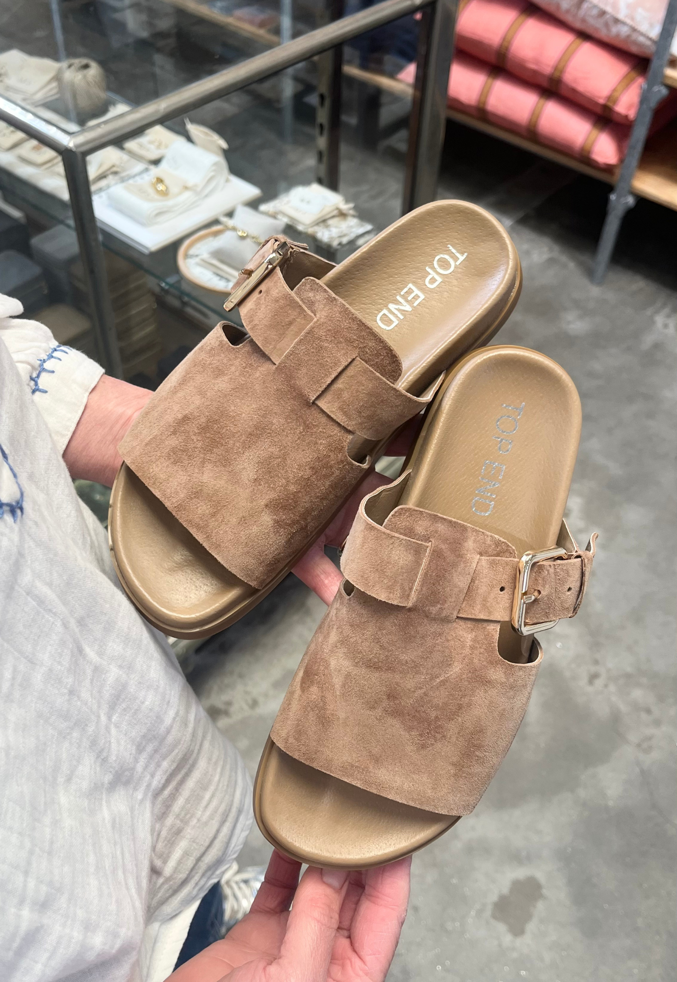 top end - raimo - light choc suede