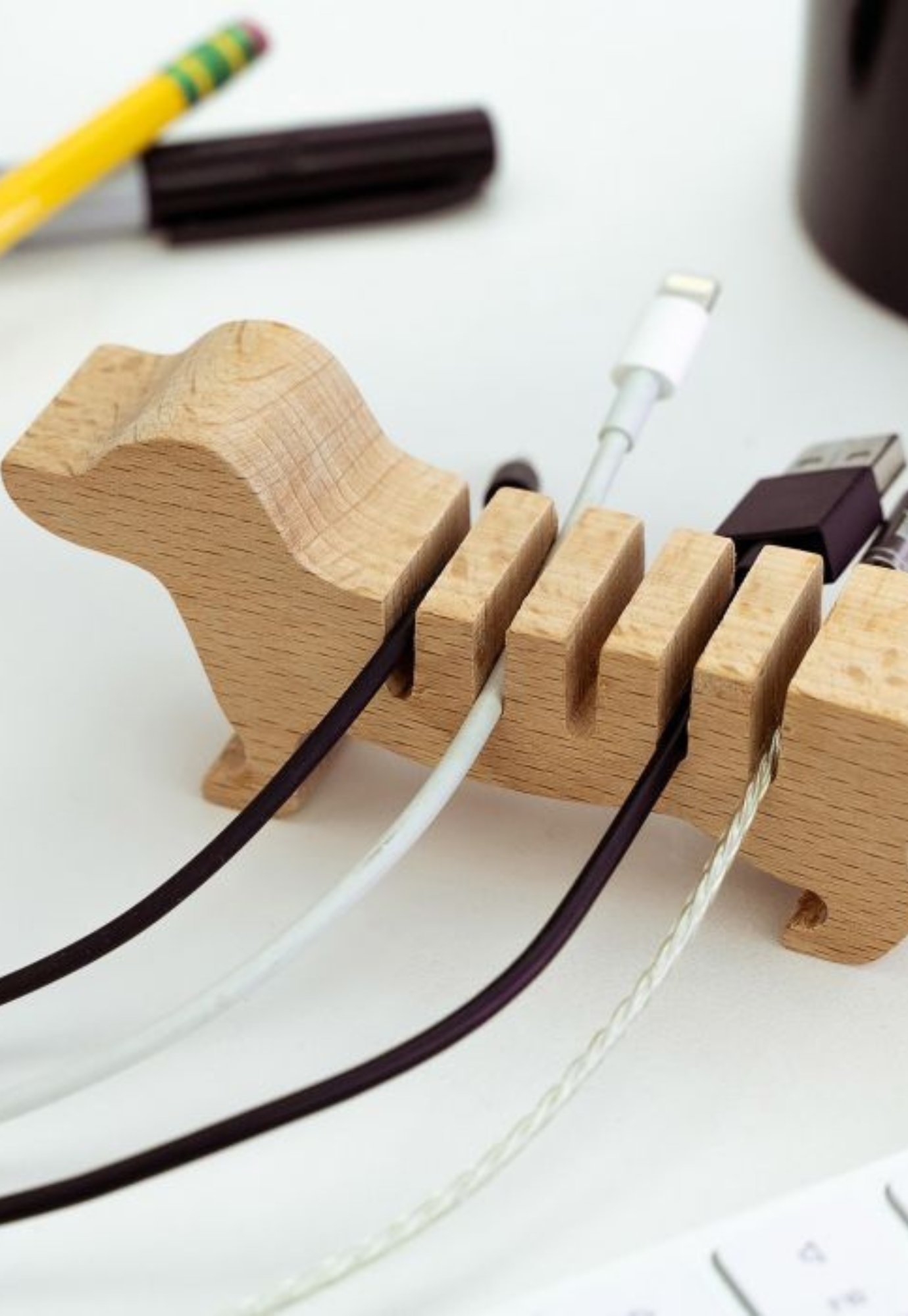 kikkerland - doggy cable organiser