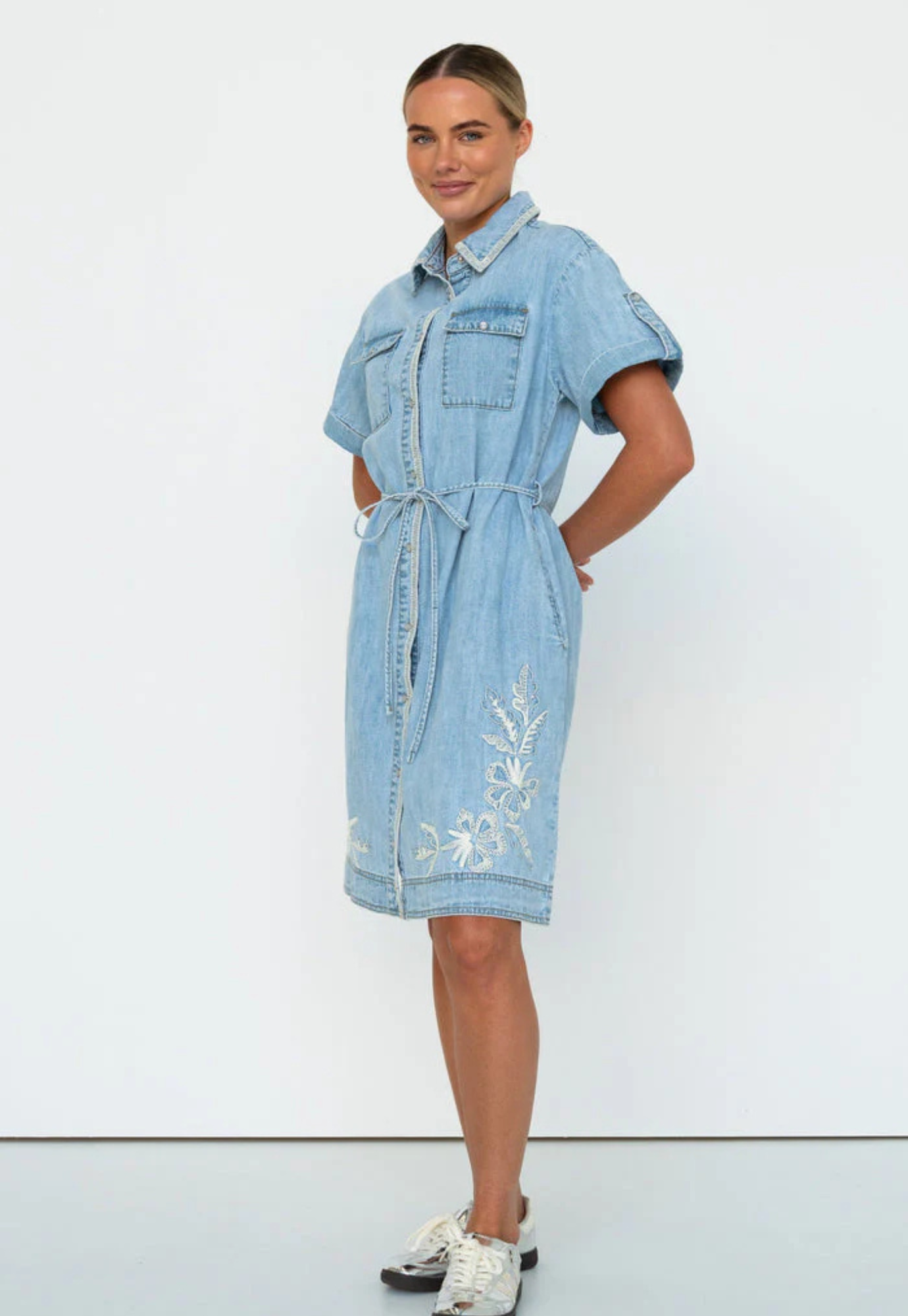 kireina - simone dress - floral embroidery - 70s blue