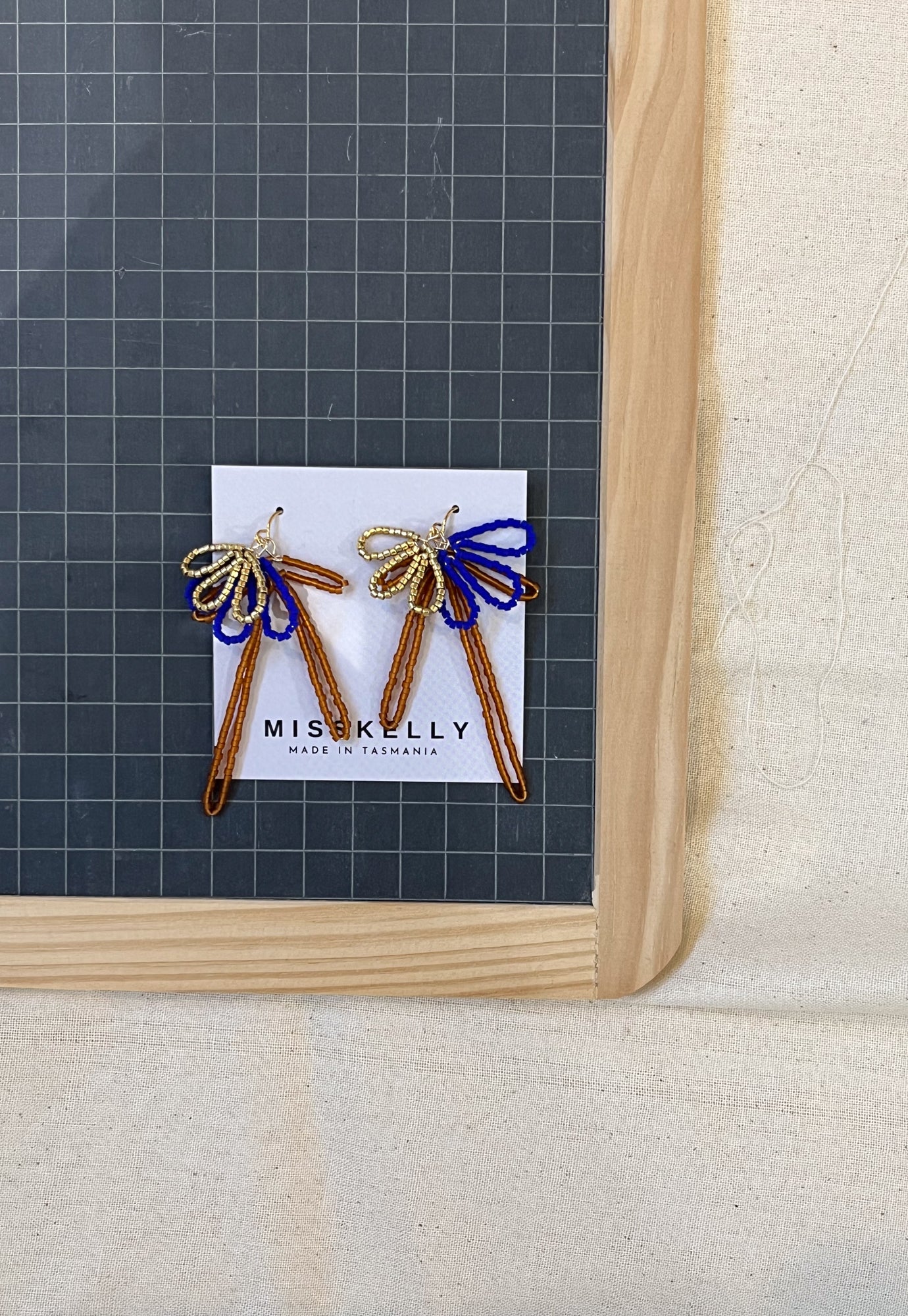 misskelly - triple bloom beaded earrings
