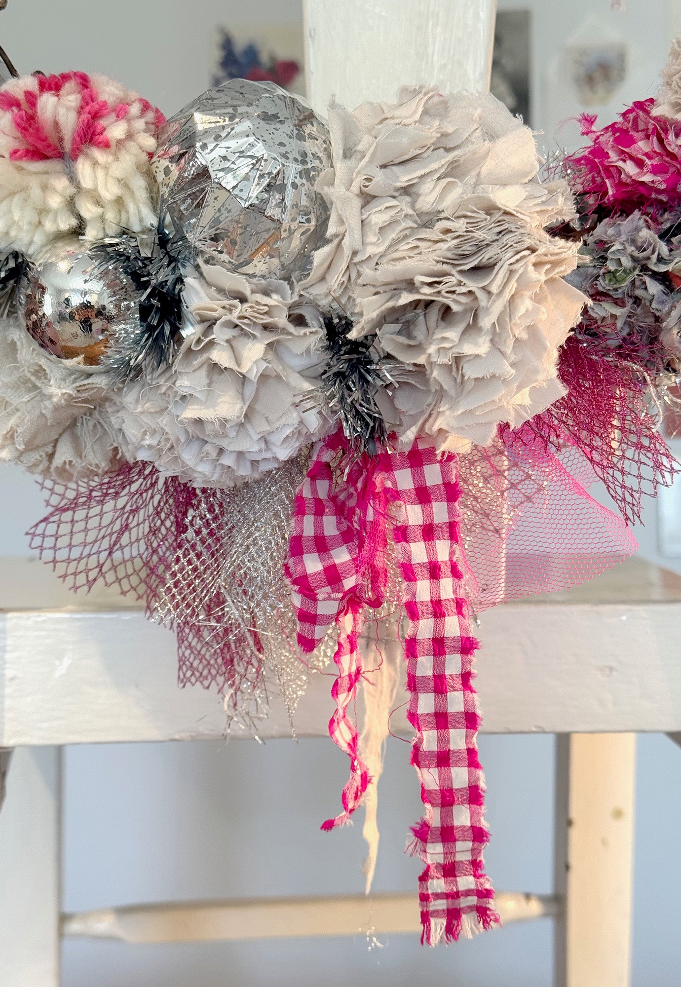 p+p festive wreath - fa la la la S