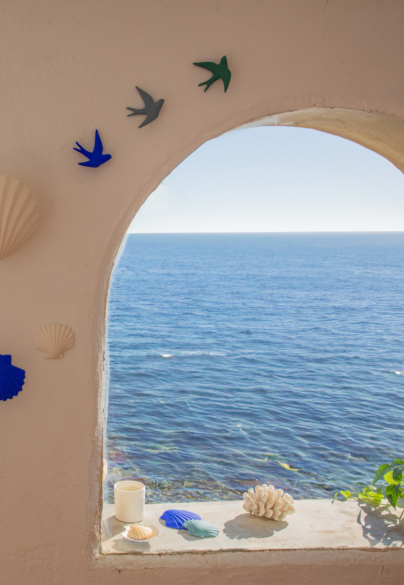 monochromic - ceramic swallow - bleu outremer