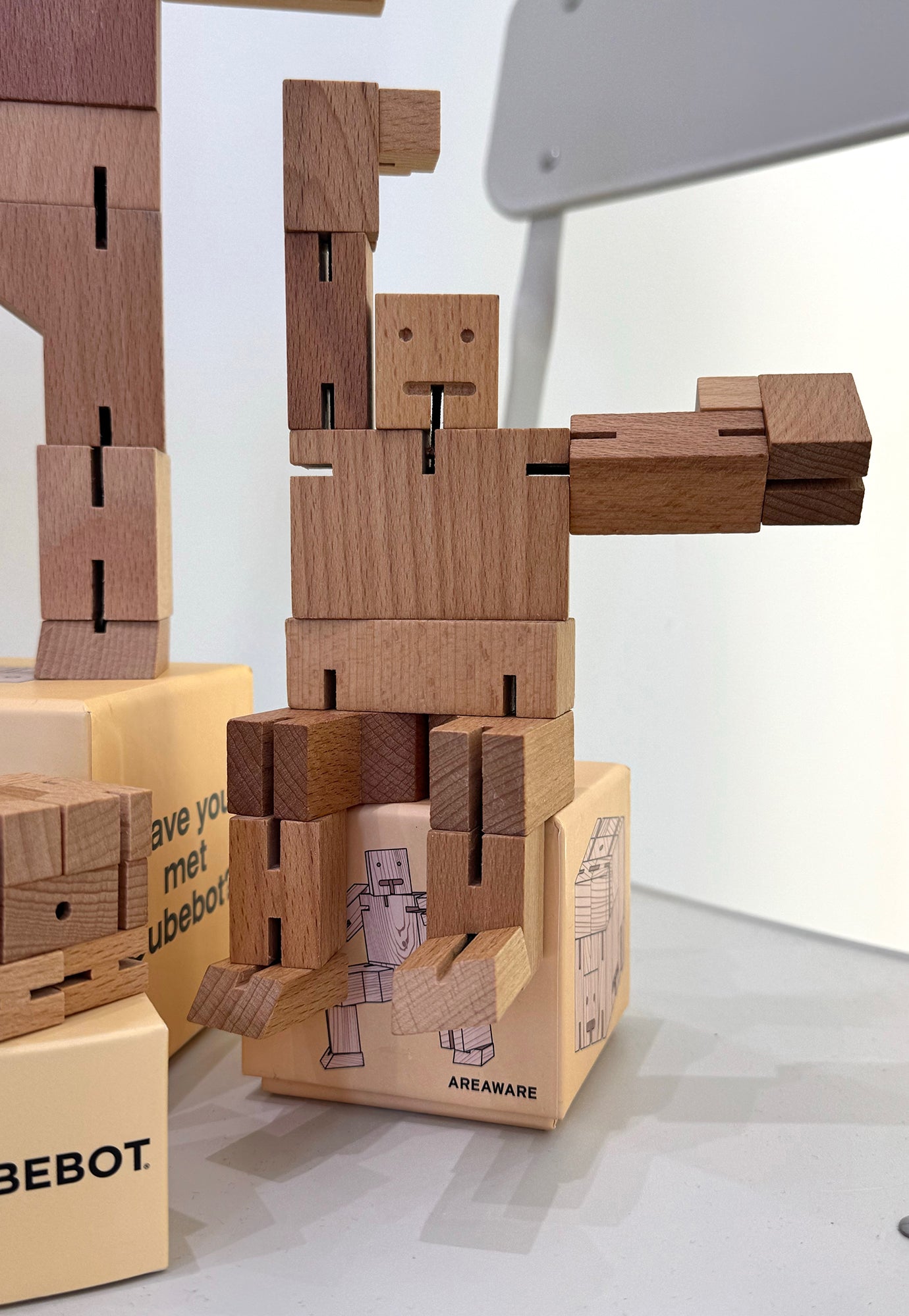 david weeks studio - cubebot