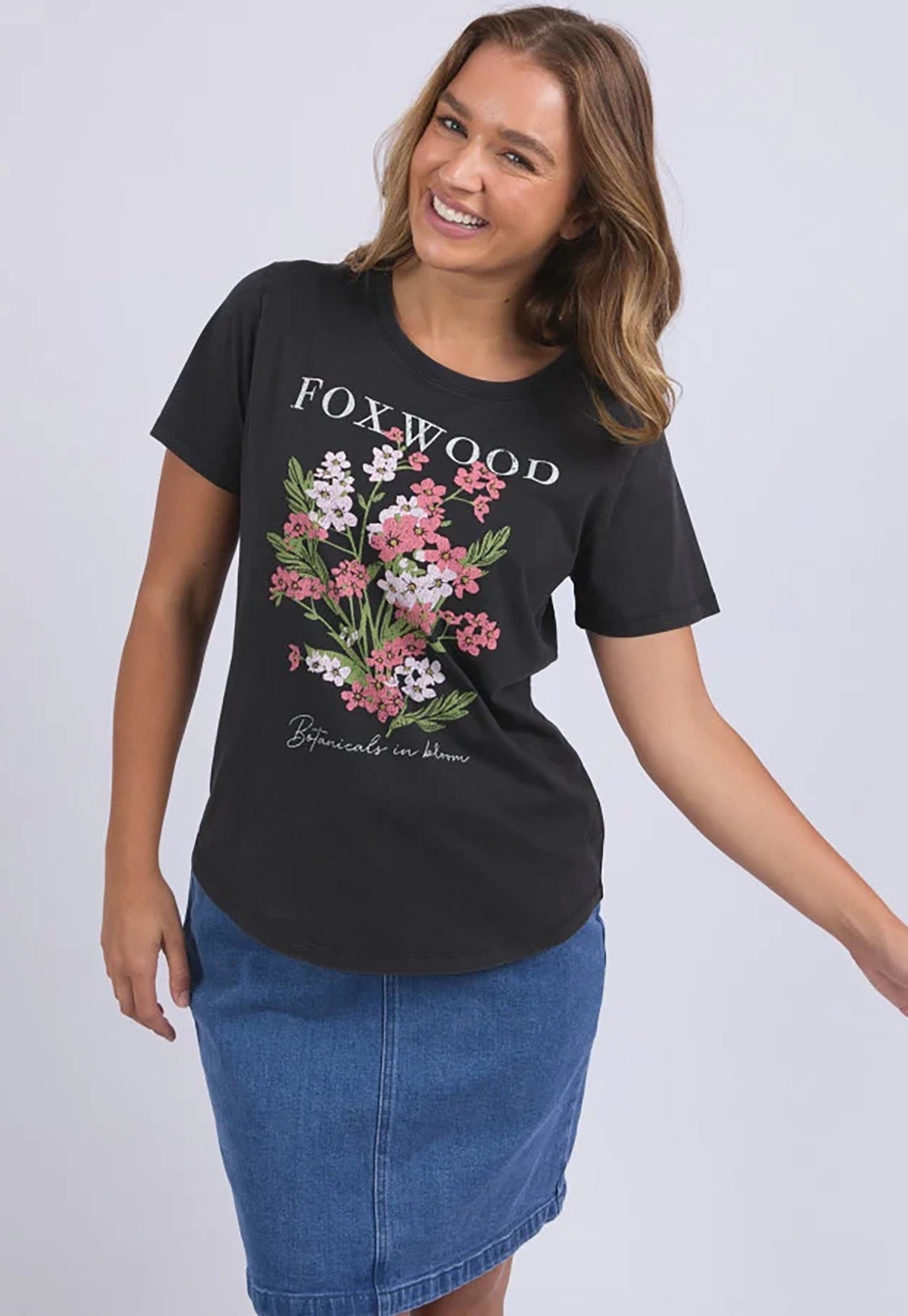 foxwood - flowers tee - washed black