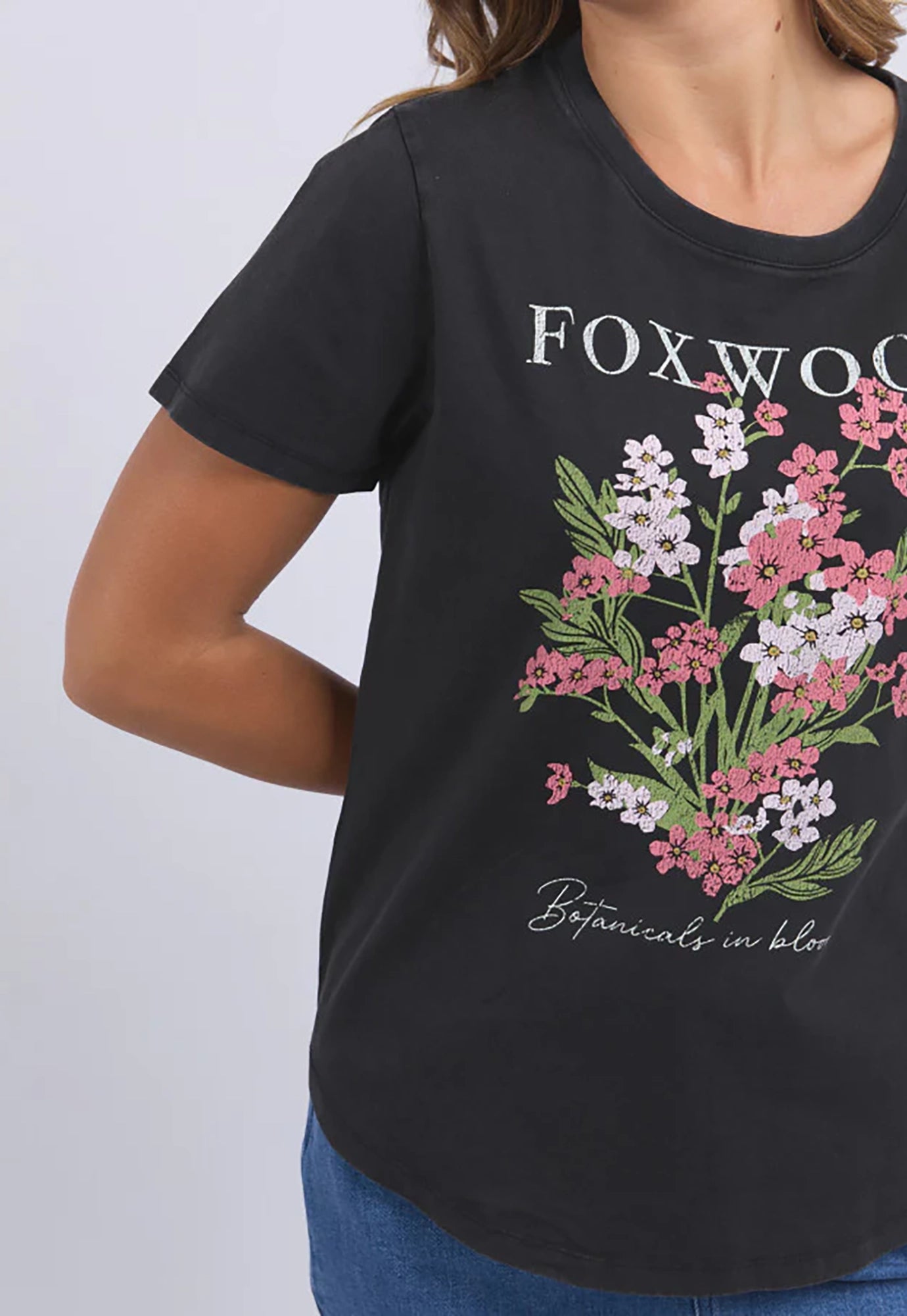 foxwood - flowers tee - washed black