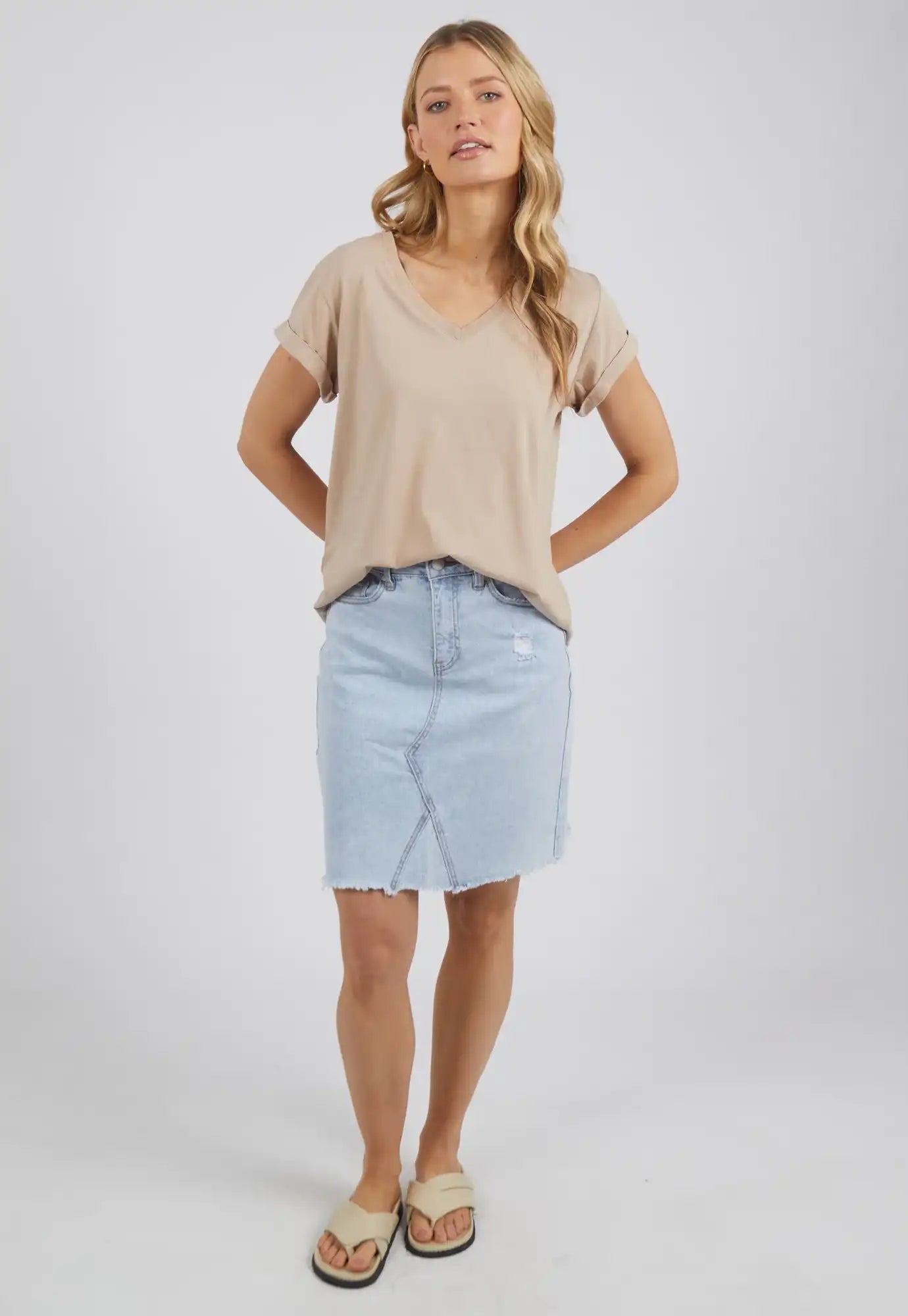 foxwood - manly vee tee - oat
