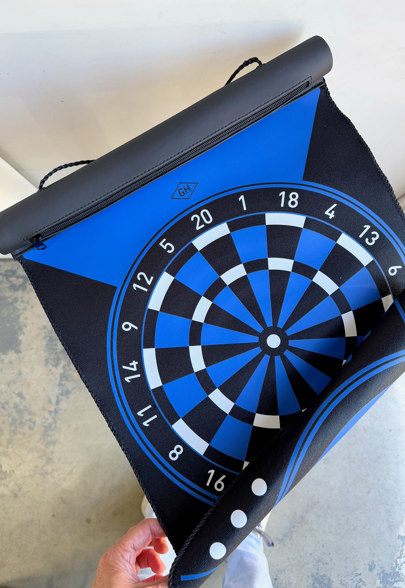 gentlemen's hardware - magnetic dartboard