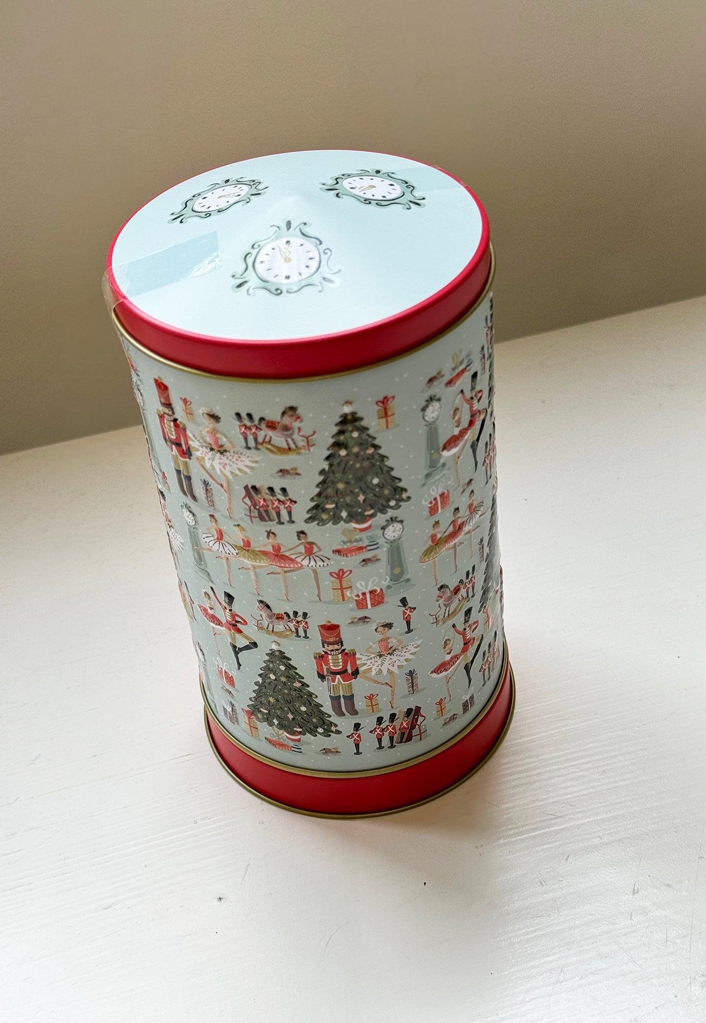 musical nutcracker embossed biscuit tin