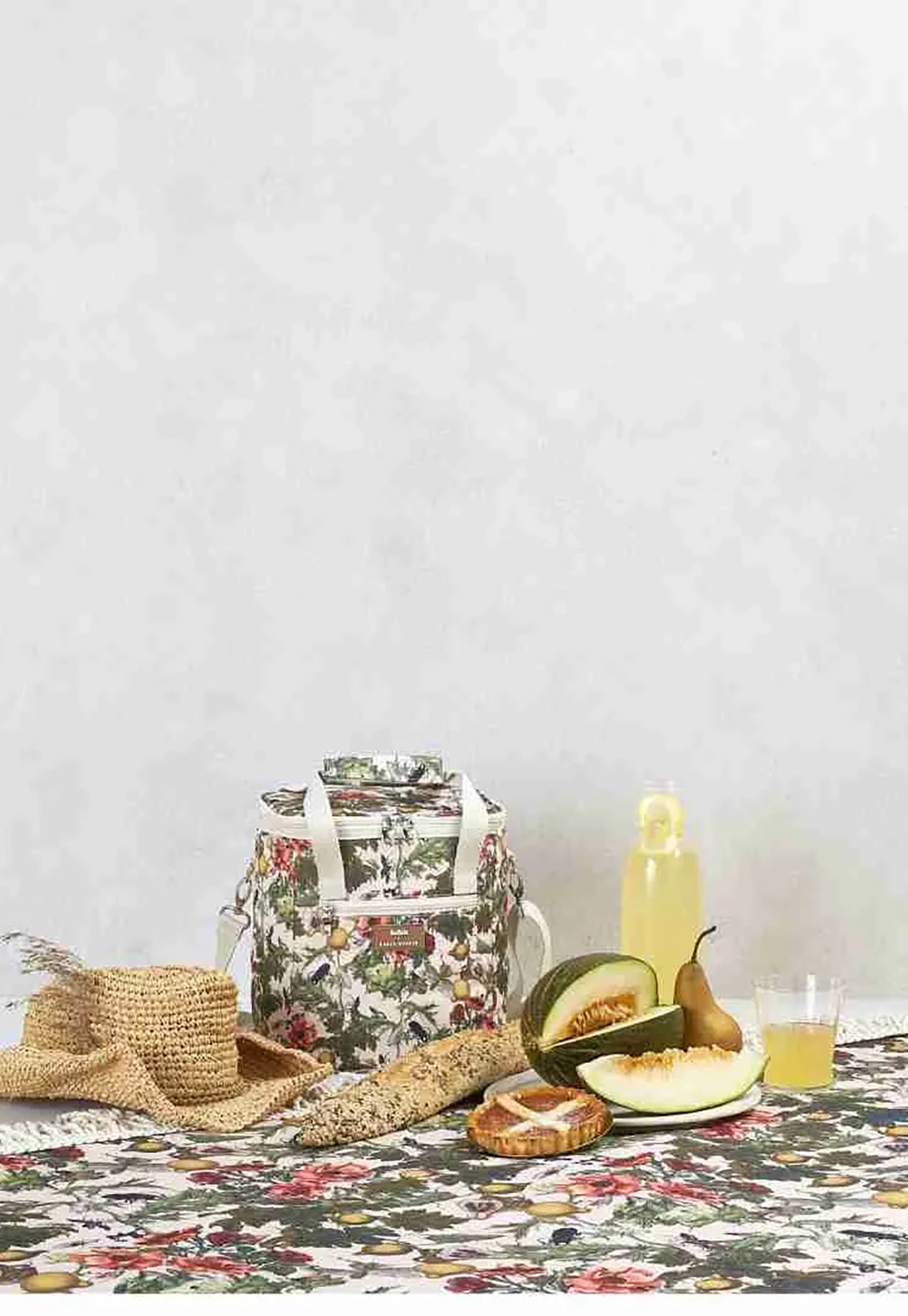 kollab x karen walker - fringed picnic mat