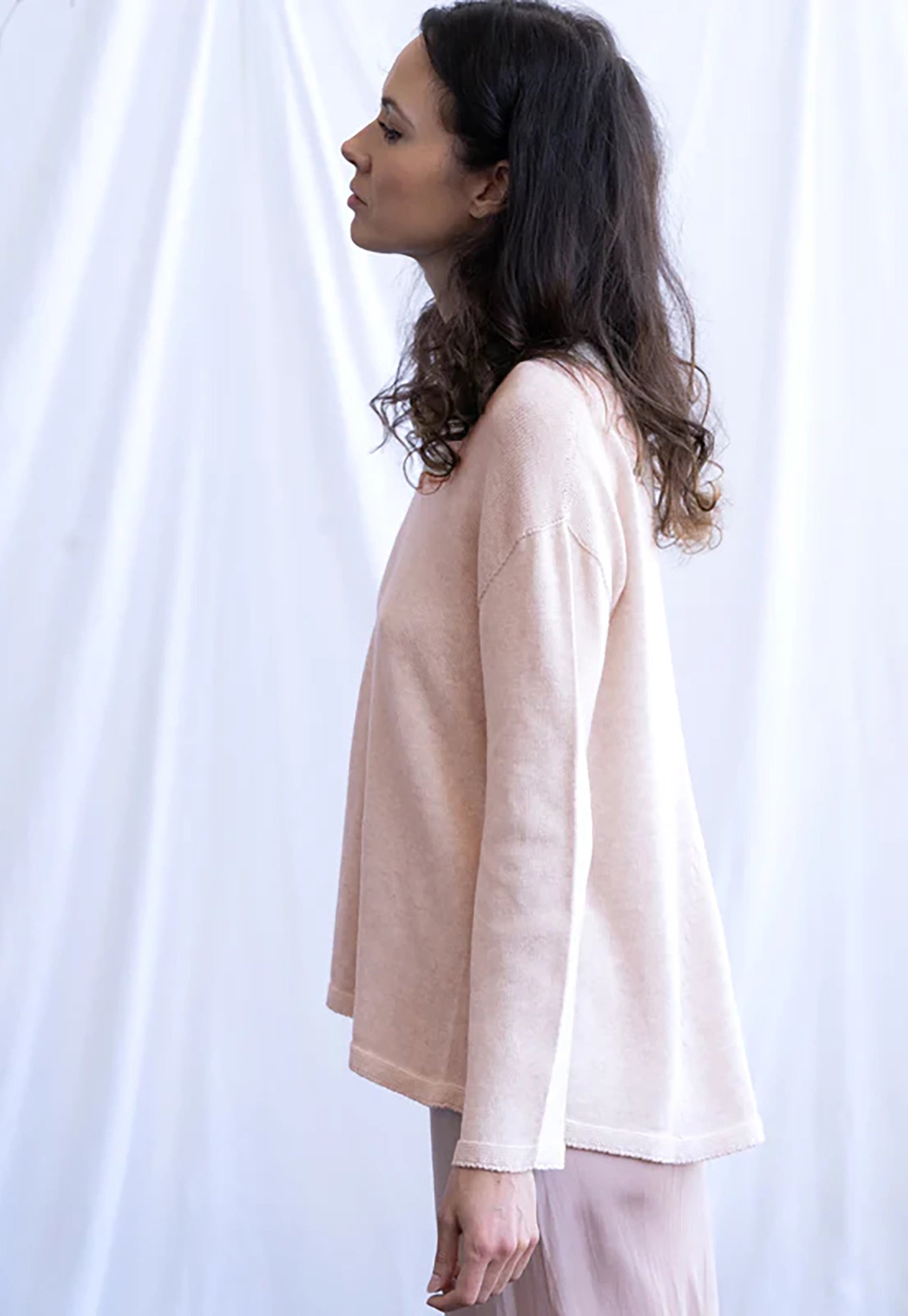 luna gallery - merino swing v neck jumper - rosewater