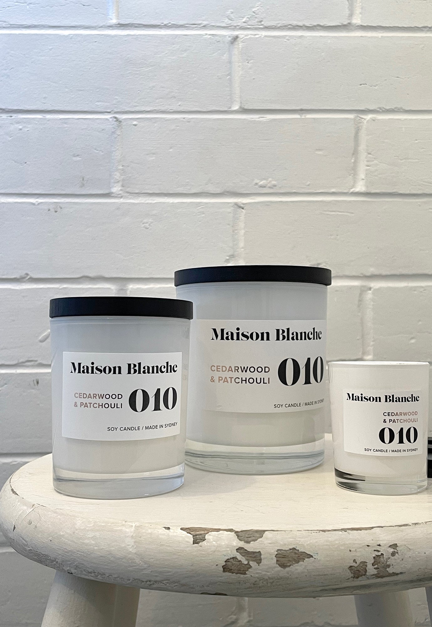 maison blanche candle - cedarwood & patchouli