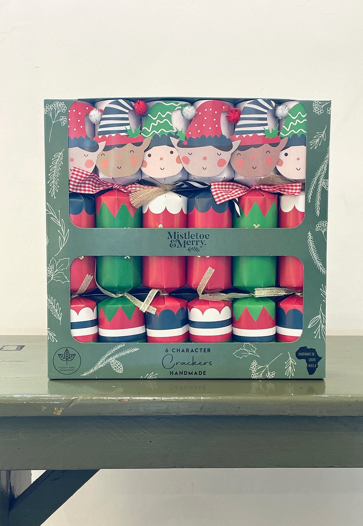 mistletoe & merry - santa's helpers crackers