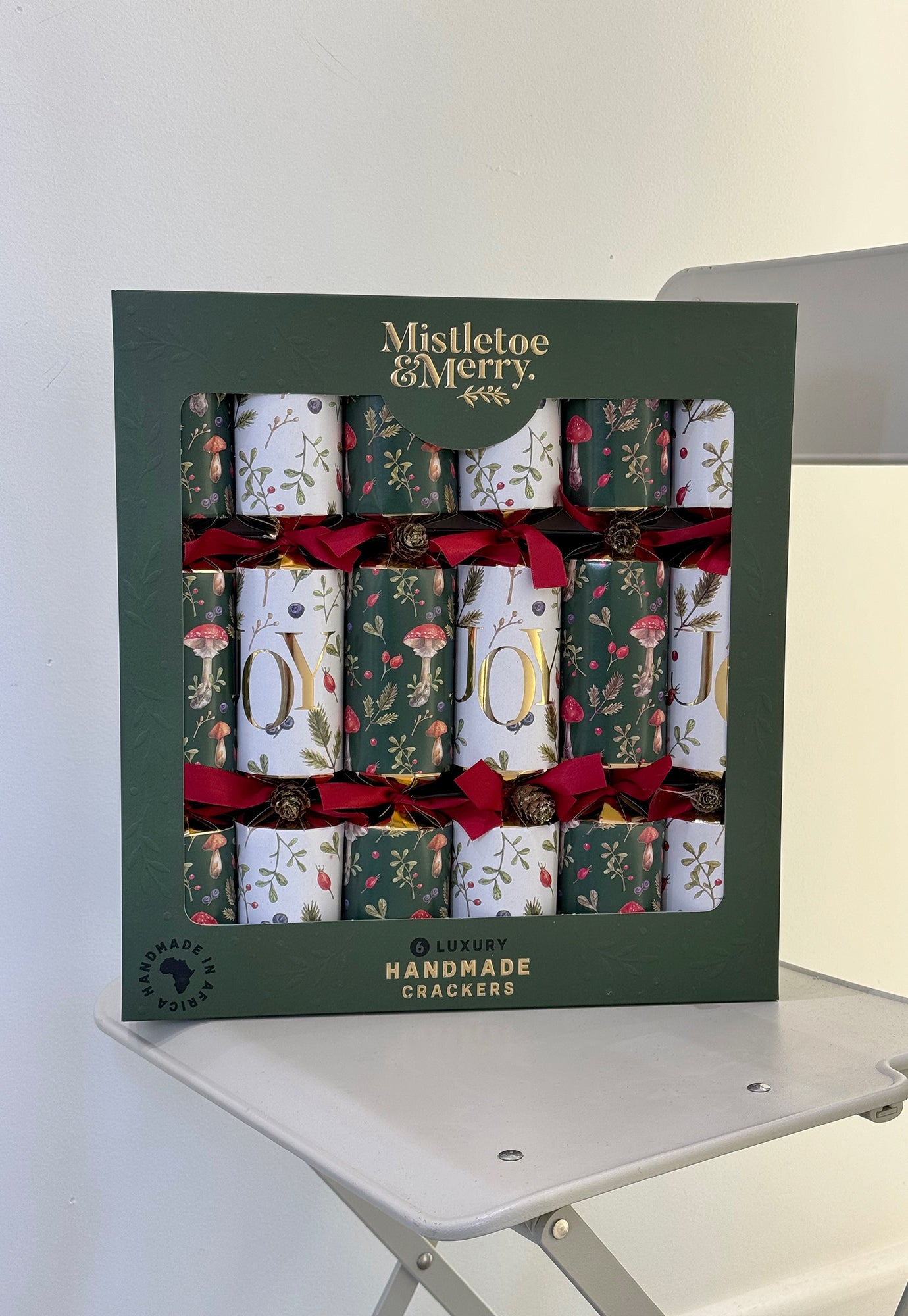 mistletoe & merry - woodland joy crackers