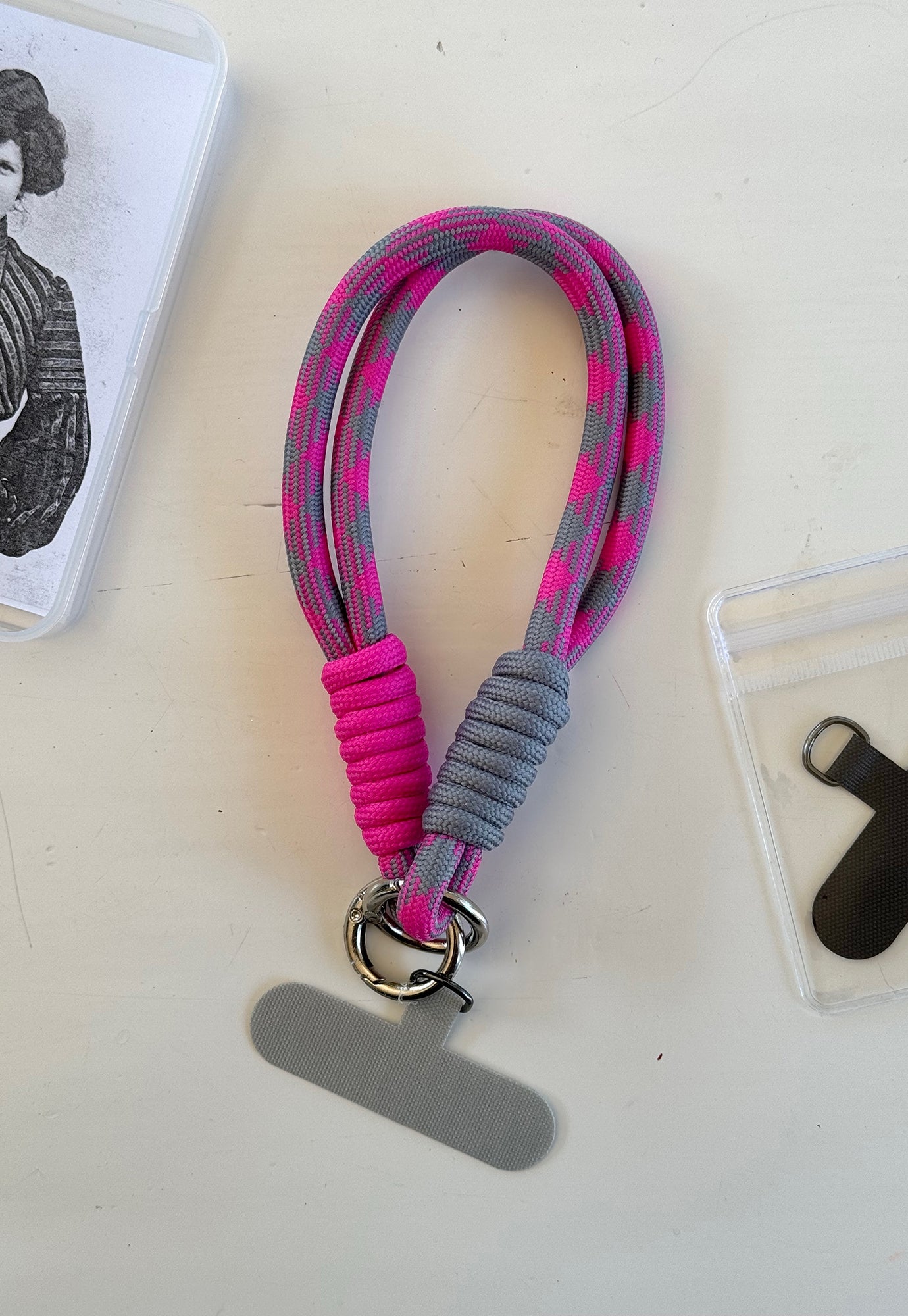 p+p - mobile wrist strap