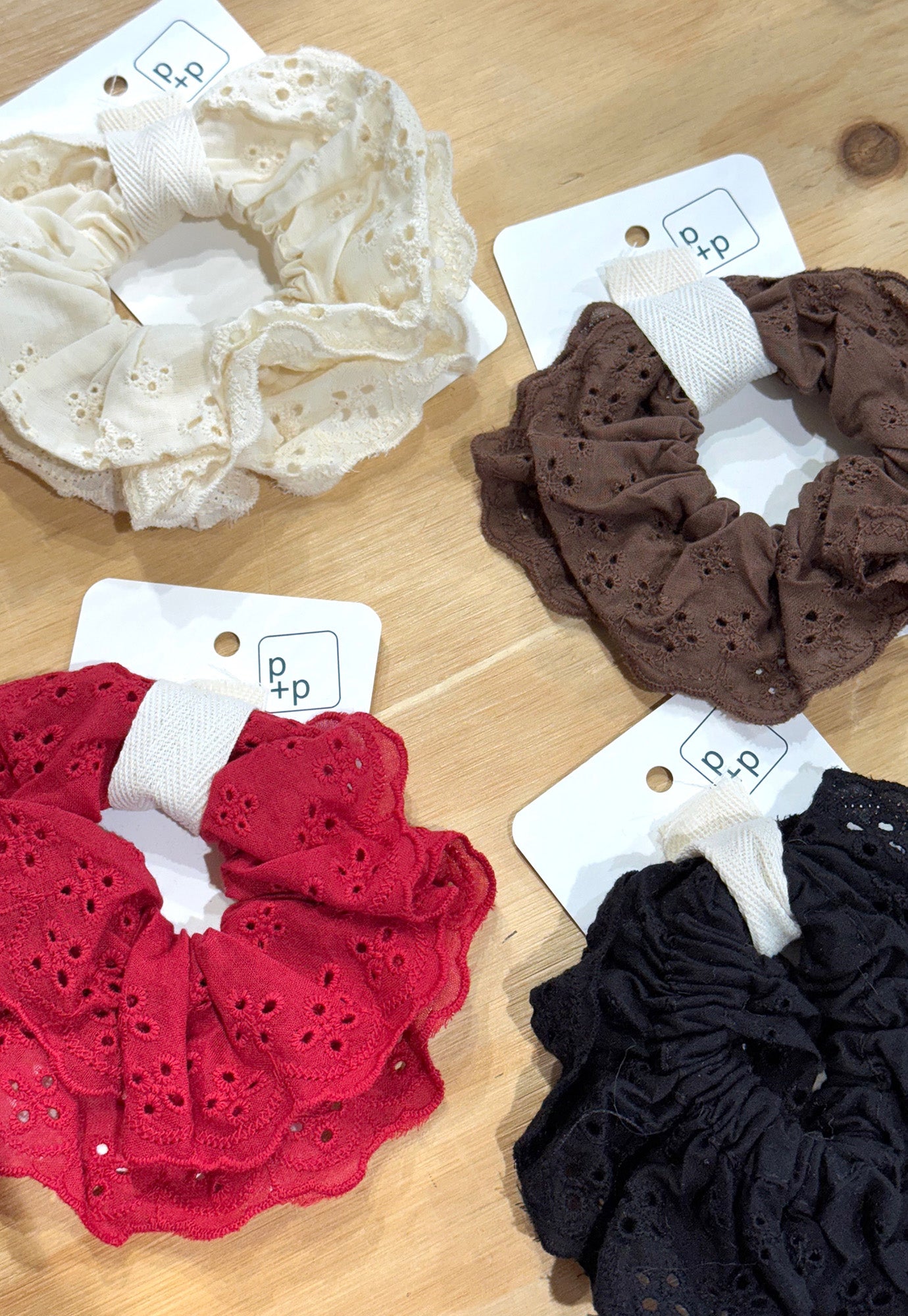 p+p - doily scrunchie
