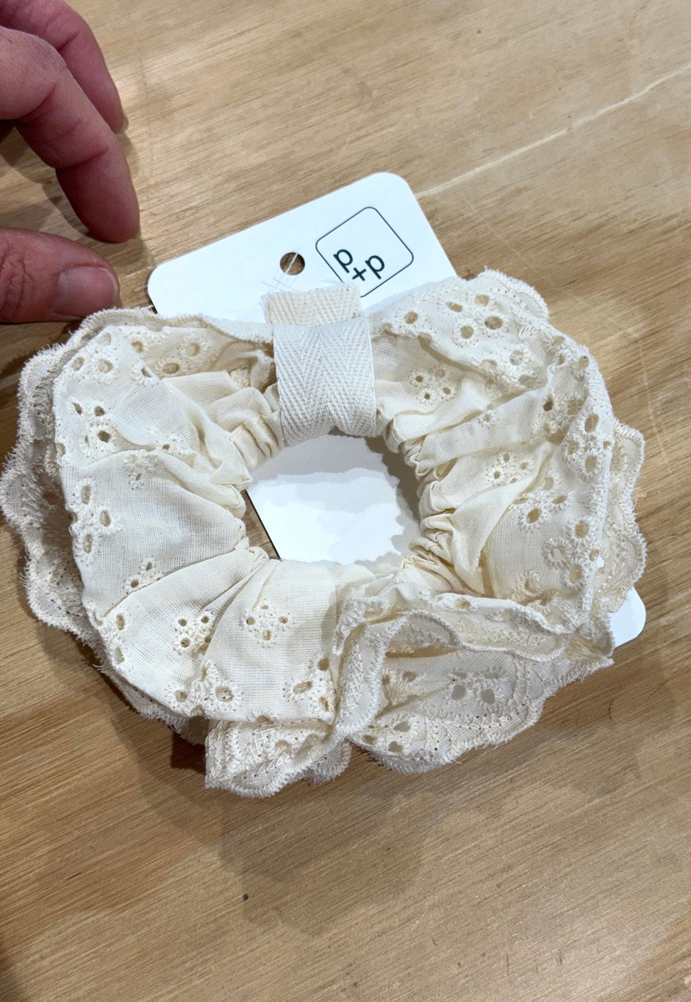 p+p - doily scrunchie