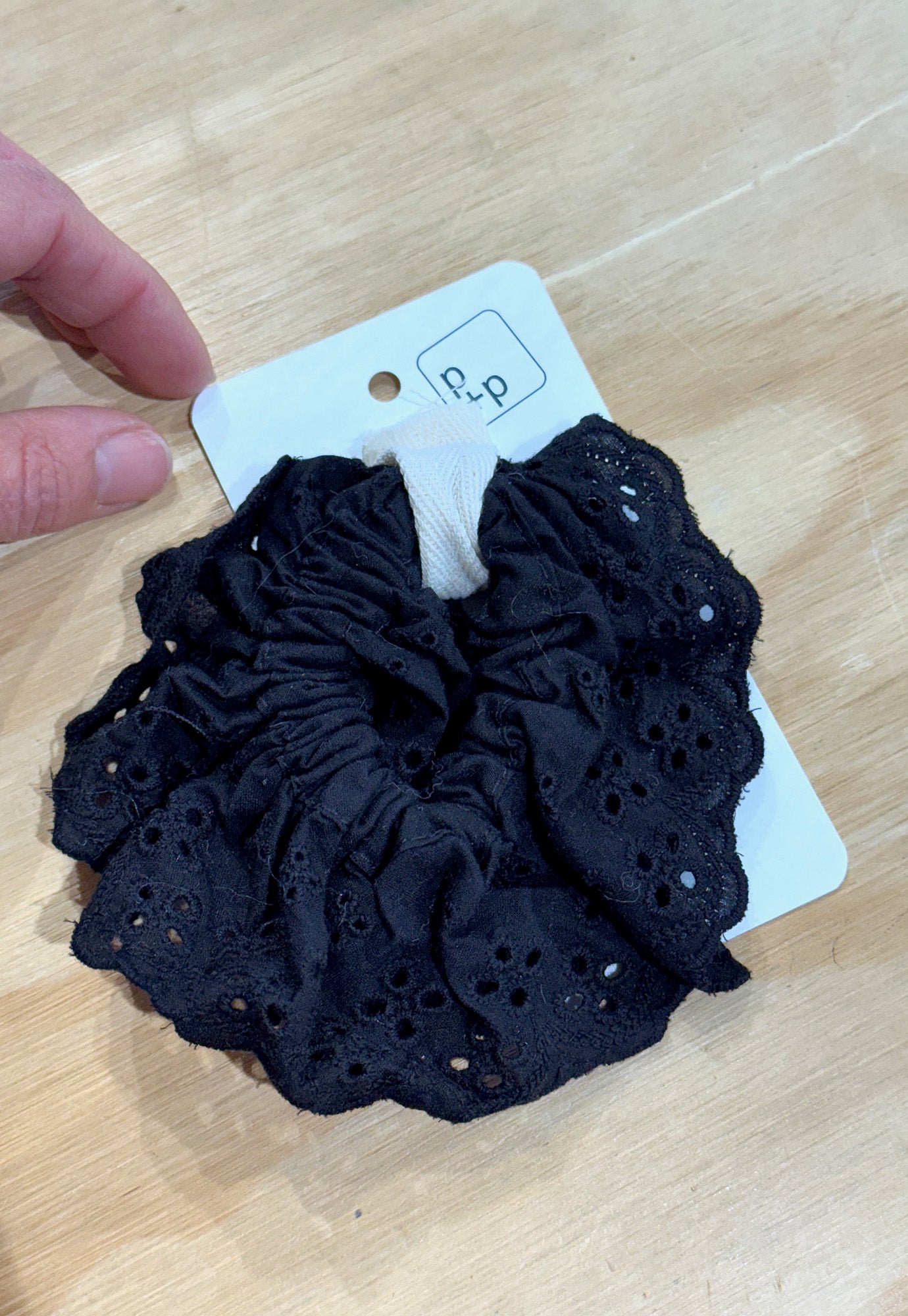 p+p - doily scrunchie