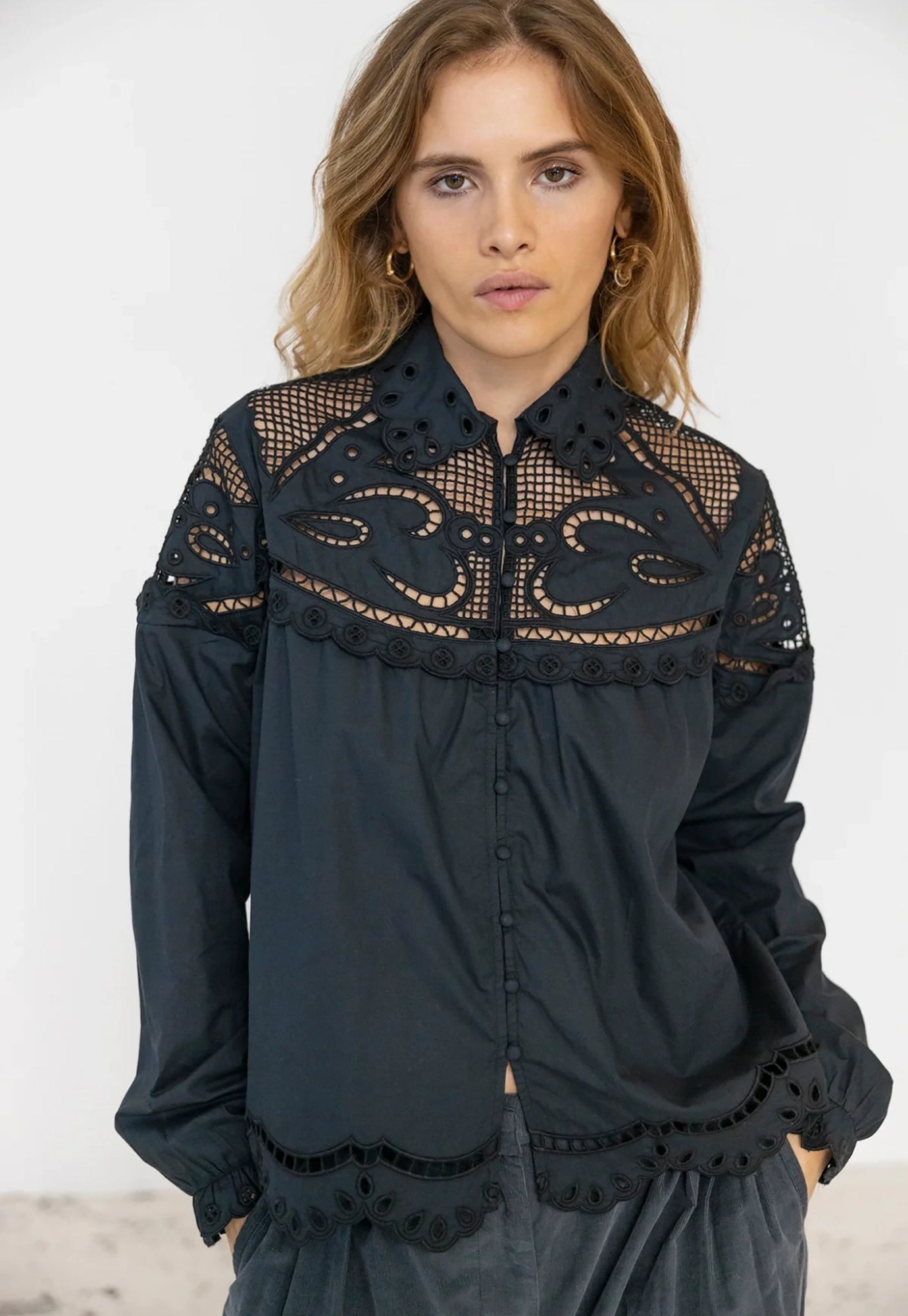 project aj117 - hemera shirt - black