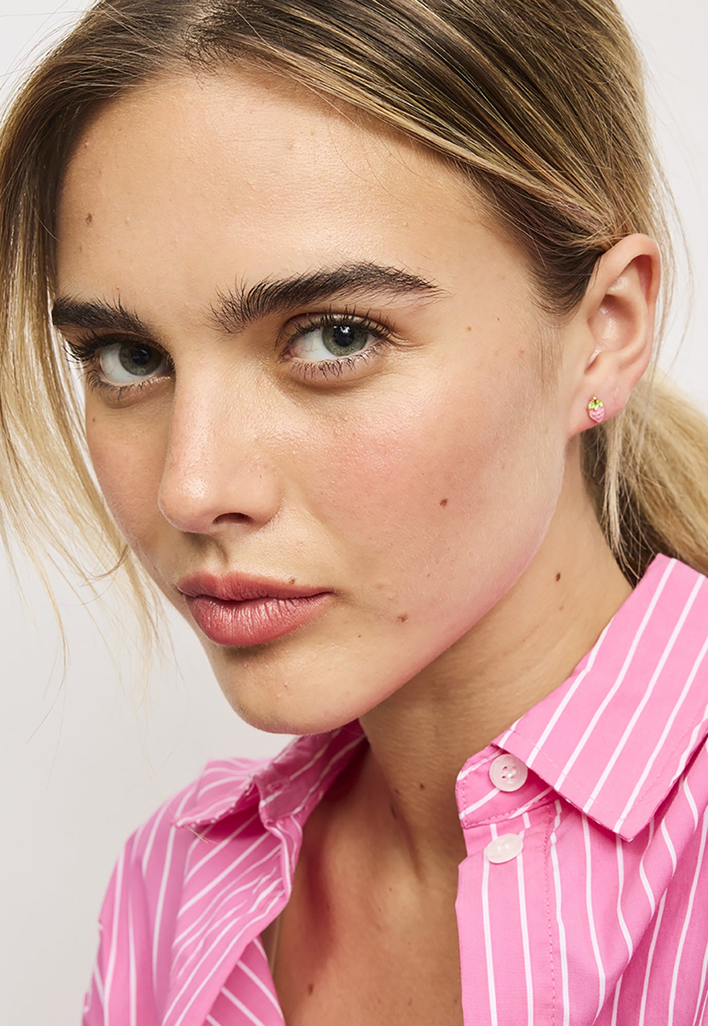 tiger tree - pink berry studs