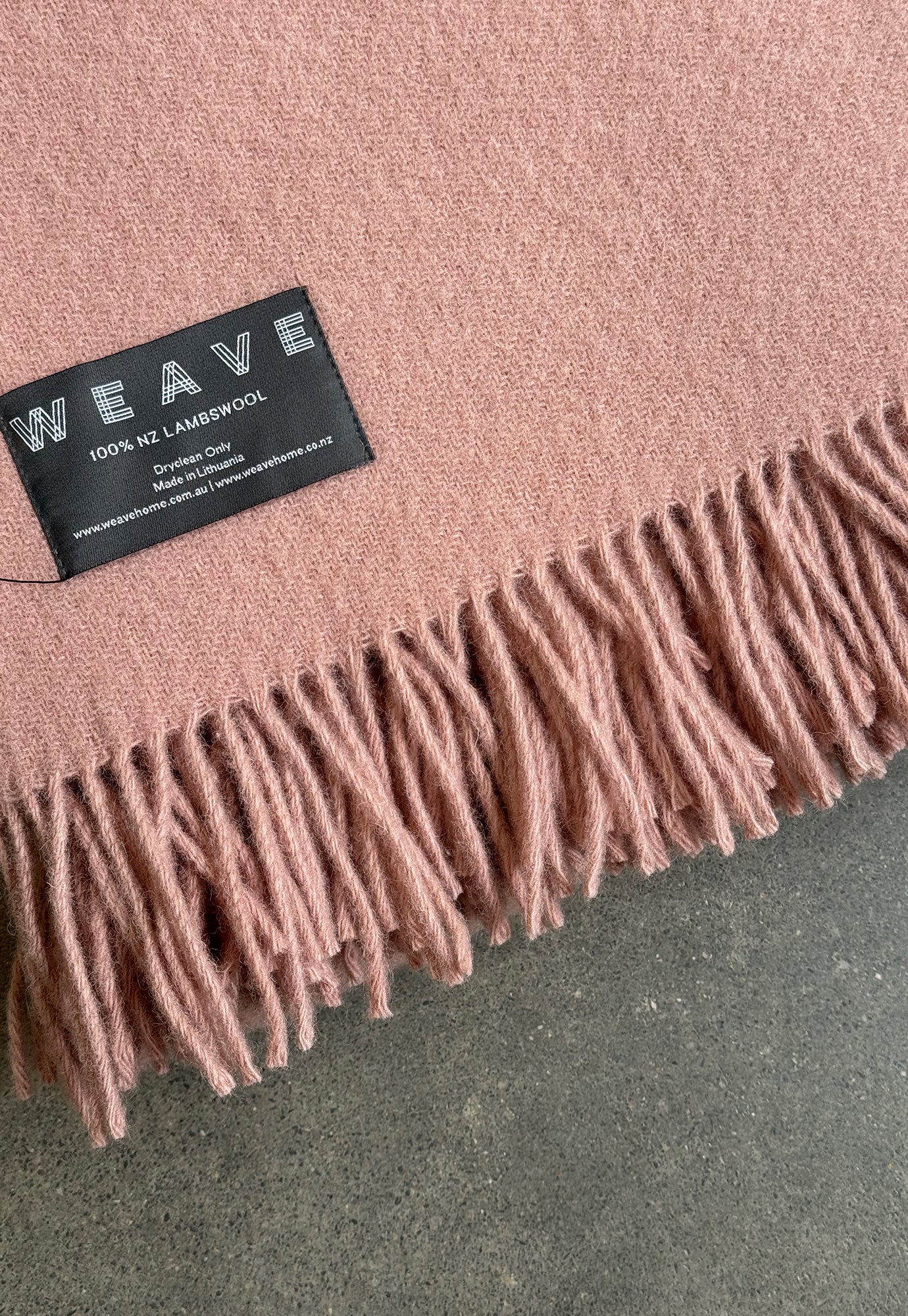 weave - nevis throw - rose